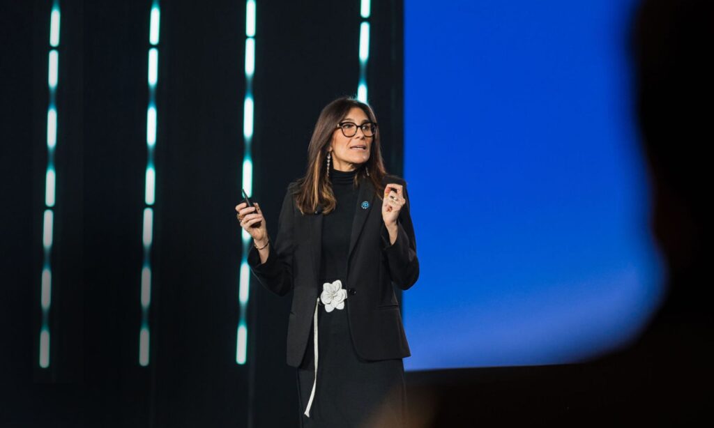 Nina Kottler speaking on stage